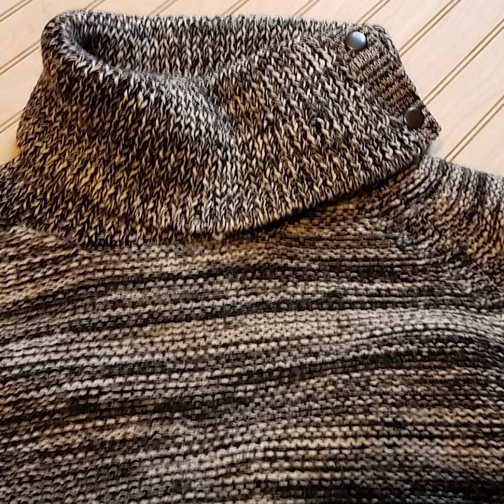 Sweater - Picture 3 of 4